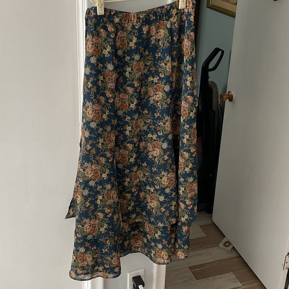 P461. Liz Claiborne Vintage Floral Teal Circle Skirt with Rose Print |8